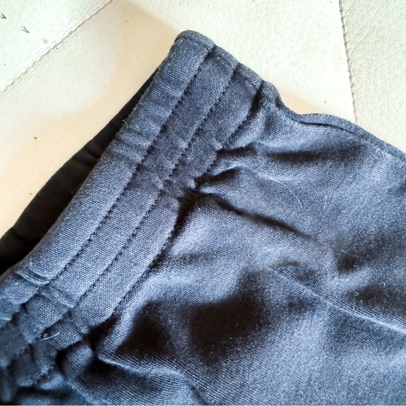 Kate Quinn • Joggers - Picture 3 of 4